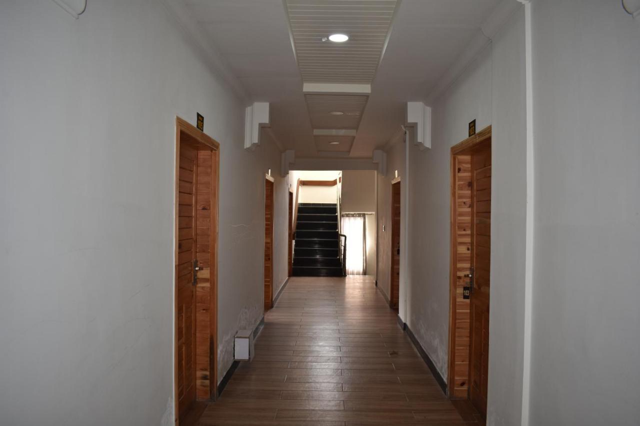 Hotel Royal Inn Мюри Екстериор снимка