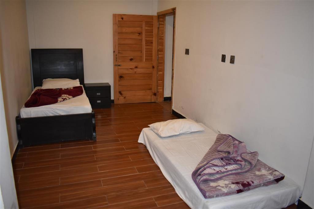 Hotel Royal Inn Мюри Екстериор снимка